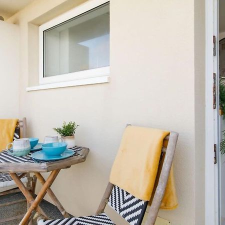 Two Bed Seafront Escape In East Wittering Apartment Bagian luar foto