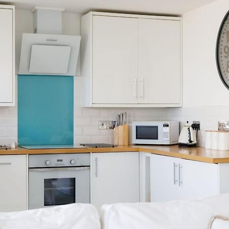 Two Bed Seafront Escape In East Wittering Apartment Bagian luar foto
