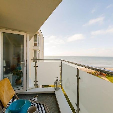 Two Bed Seafront Escape In East Wittering Apartment Bagian luar foto