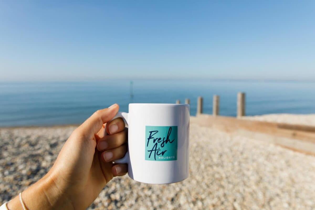 Two Bed Seafront Escape In East Wittering Apartment Bagian luar foto