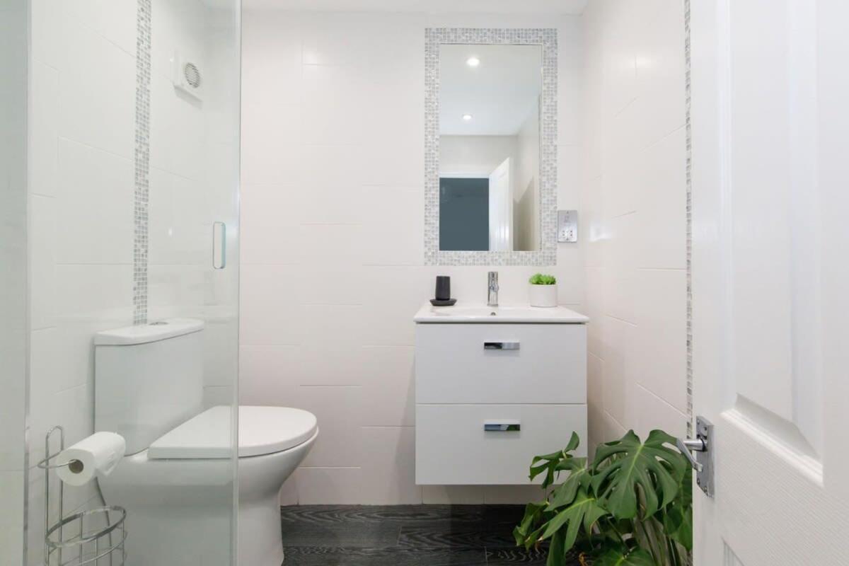 Two Bed Seafront Escape In East Wittering Apartment Bagian luar foto