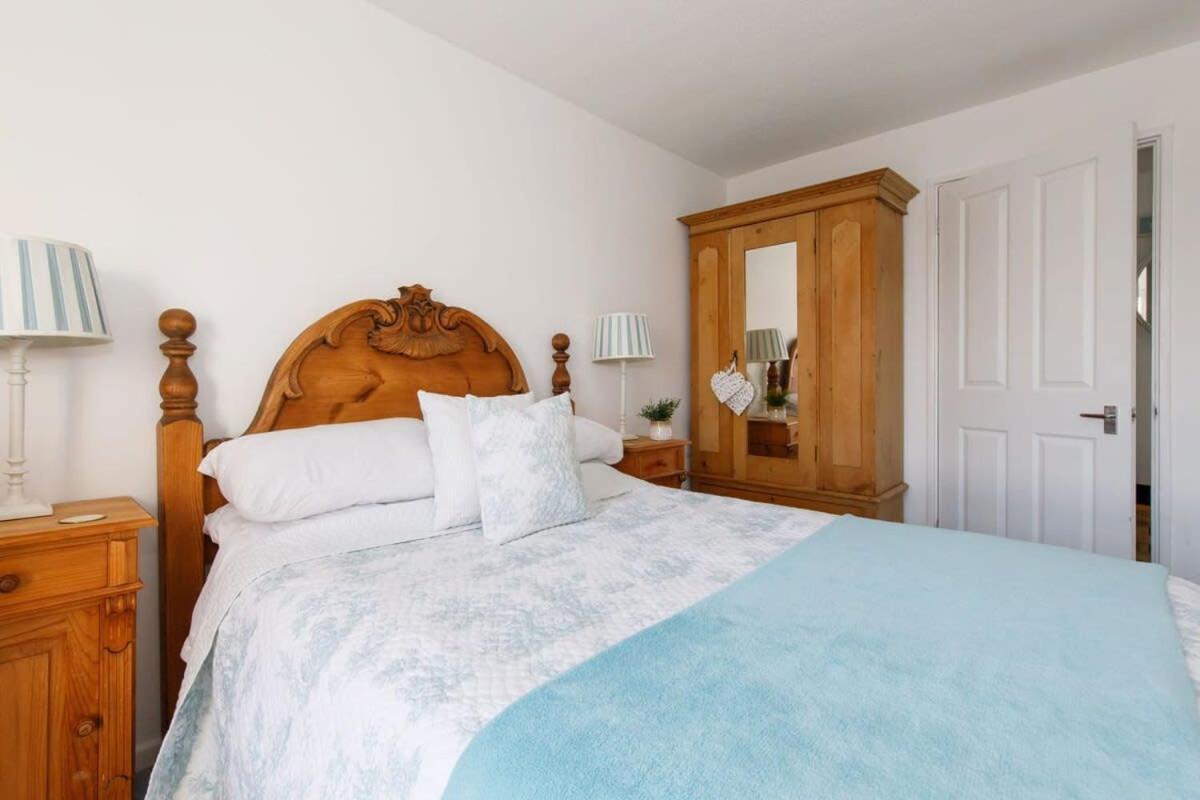Two Bed Seafront Escape In East Wittering Apartment Bagian luar foto