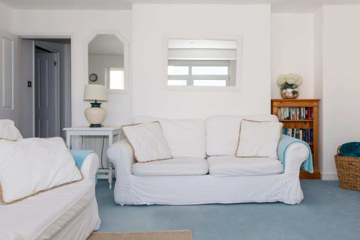 Two Bed Seafront Escape In East Wittering Apartment Bagian luar foto
