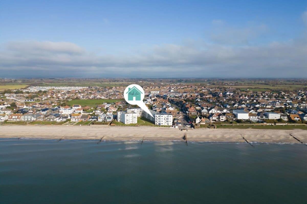 Two Bed Seafront Escape In East Wittering Apartment Bagian luar foto